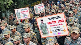 आशीष शर्मा: शादी से 2 माह पहले त&zwj;िरंगे में ल&zwj;िपटकर पहुंचा बेटा, आख&zwj;िरी सैल्&zwj;यूट करने उमड़ा पूरा नरसिंहपुर