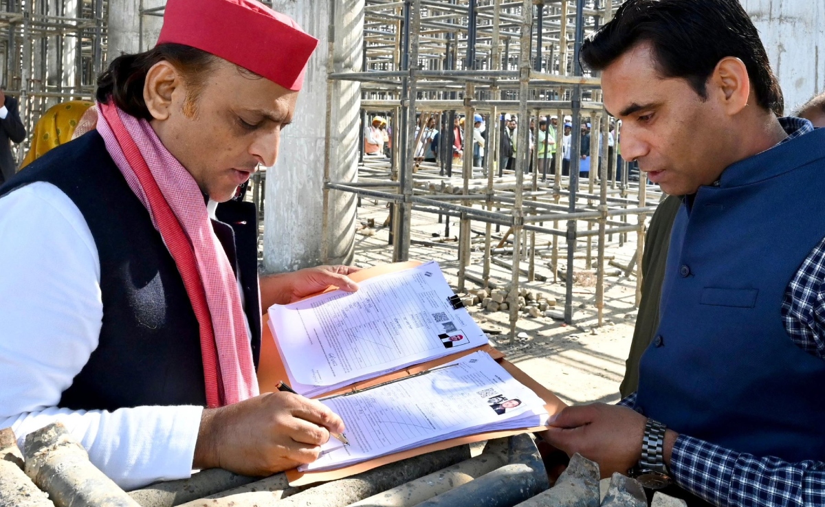 एसआईआर की प्रक्रिया का विरोध, देखें सपा प्रमुख अखिलेश यादव ने कैसे भरा फार्म