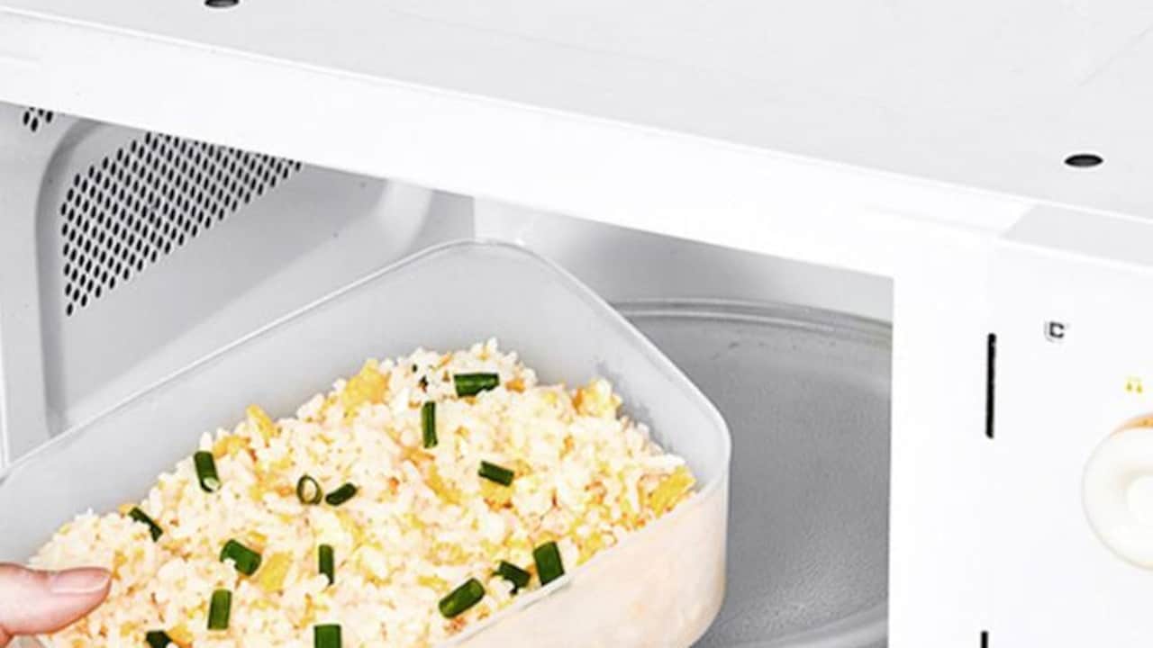 Tips To Pick Microwave-Safe Container Sets That Do Not Absorb Food Smell Tips To Pick Microwave-Safe Container Sets That Do Not Absorb Food Smell