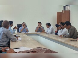 SIR in MP: पहले ही दिन सीहोर जिला मुख्यालय पर दिखी लापरवाही, फॉर्म न आने से घरों तक नहीं पहुंचे BLO