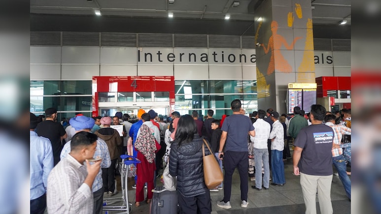 दिल्ली एयरपोर्ट पर तकनीकी खराबी ठीक, विमान सेवाएं बहाल; AAI ने बताया क्या दिक्कत आई थी