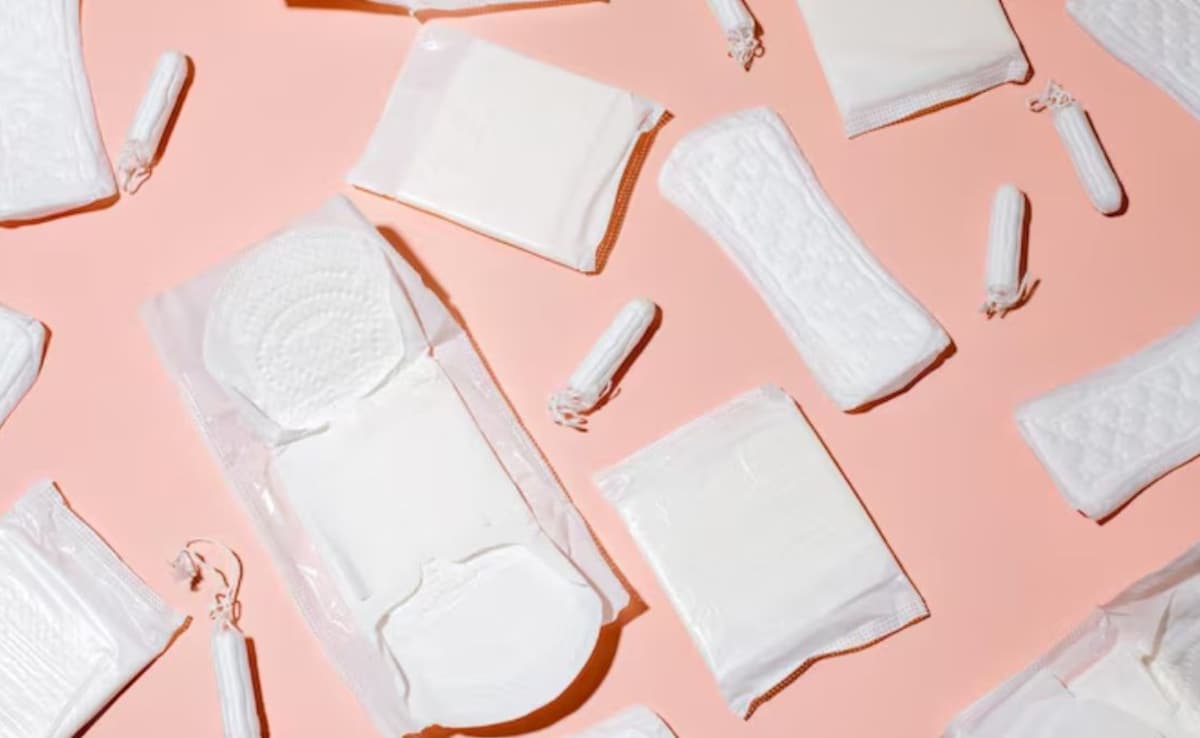 If you store sanitary napkins in damp or humid spaces, moisture can get trapped inside the packaging. Photo: Freepik If you store sanitary napkins in damp or humid spaces, moisture can get trapped inside the packaging. Photo: Freepik