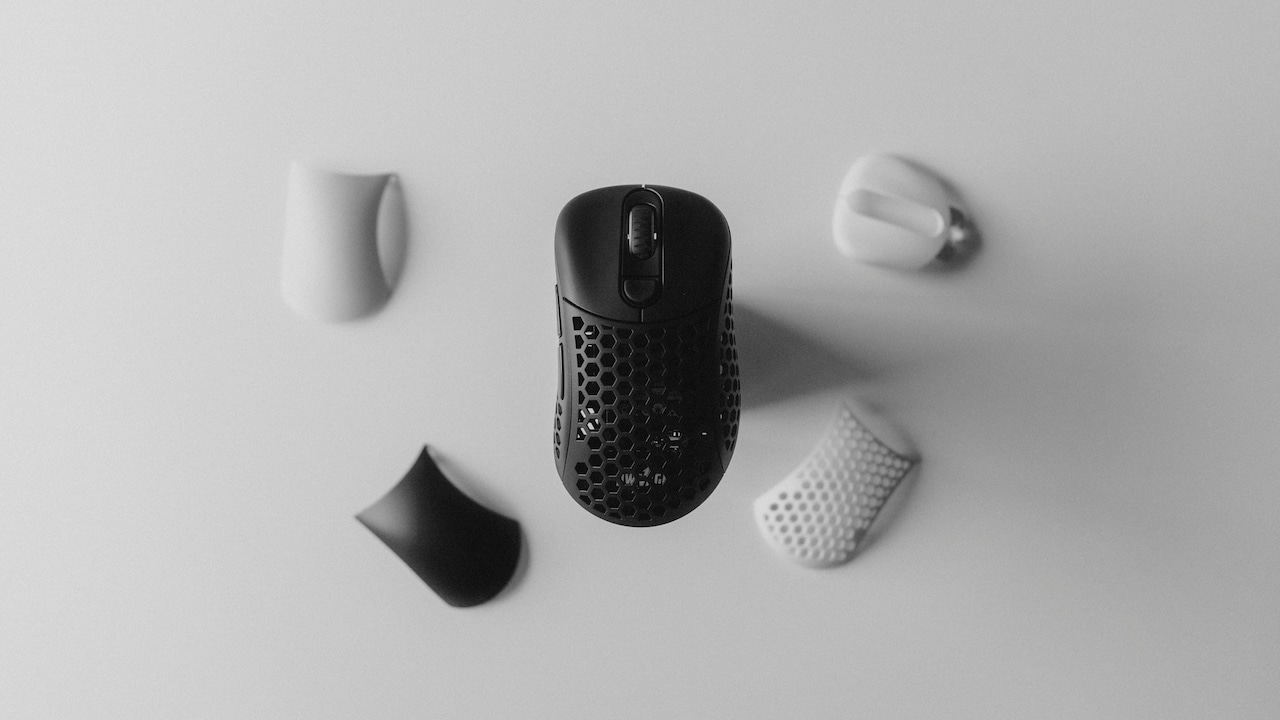 Wireless Mouse Keeps Lagging or Disconnecting? 10 Easy Fixes That Work Wireless Mouse Keeps Lagging or Disconnecting? 10 Easy Fixes That Work