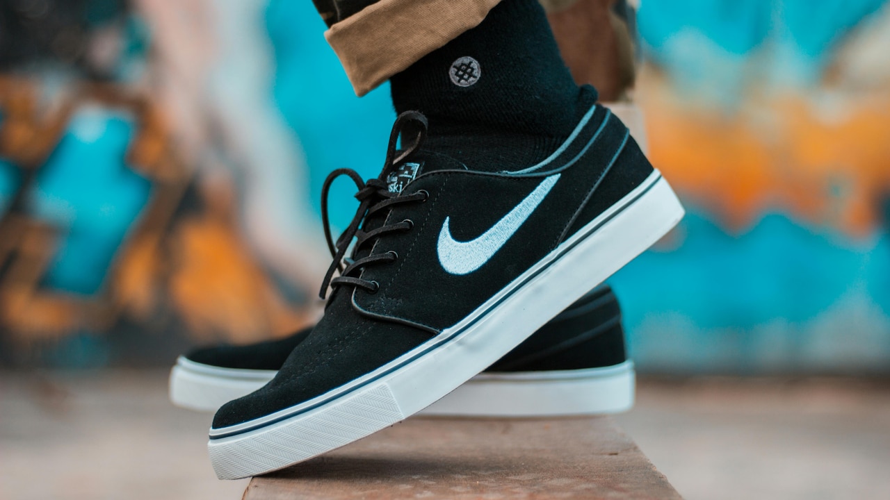 Myntra Black Friday Deals: Men's Sneakers At 50% Off From From Wrogn And Aeropostale.