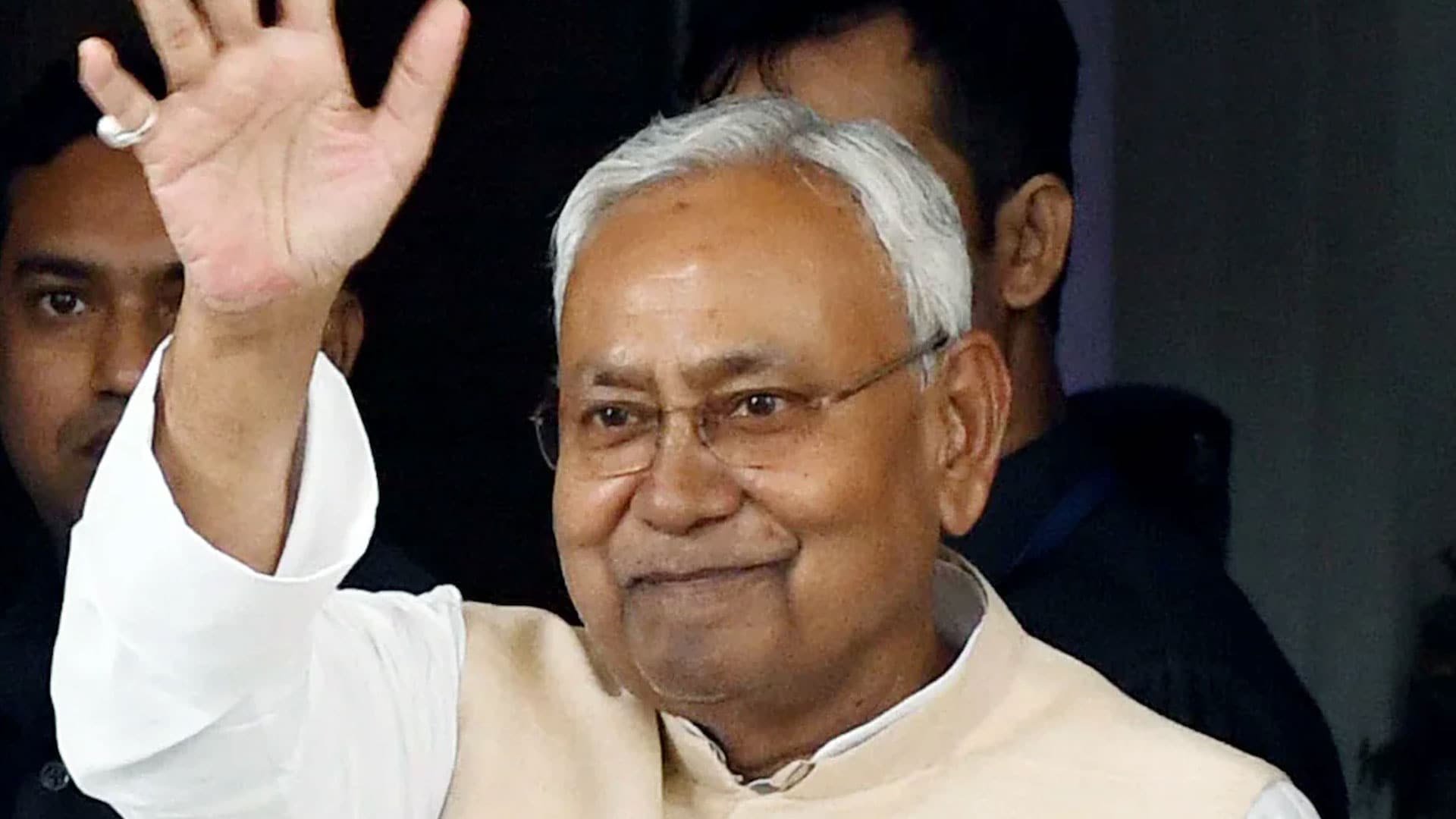 Nitish Kumar To Take Oath On 20th Nov; BJP Likely To Retain 2 Deputy CM Posts