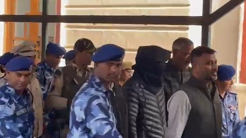 काली जैकेट, मुंह पर काला कपड़ा... आत्मघाती उमर का 'बमबाज यार' दानिश