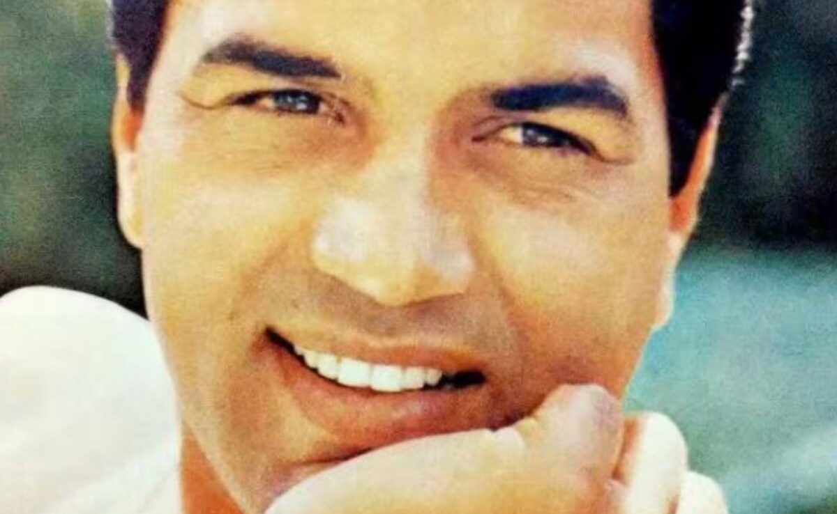 पाकिस्तान के पूर्व प्रधानमंत्री भी हैं धर्मेंद्र के फैन, भारत में धरम पाजी का घर देखते ही की थी सच्चे फैन वाली ये हरकत