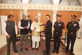 जतारा से अशोकनगर तक चर्चे... जहां पोस्टिंग वहां दिखाया कमाल, सादगी इतनी कि सिंधिया भी कायल, जानें इस युवा IAS अफसर की प्रेरणादायक कहानी