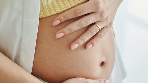 सर्दियों में प्रेग्नेंसी है ज्यादा नाजुक, आयुर्वेद और साइंस ने बताए मां-बच्चे को सुरक्षित रखने के आसान तरीके