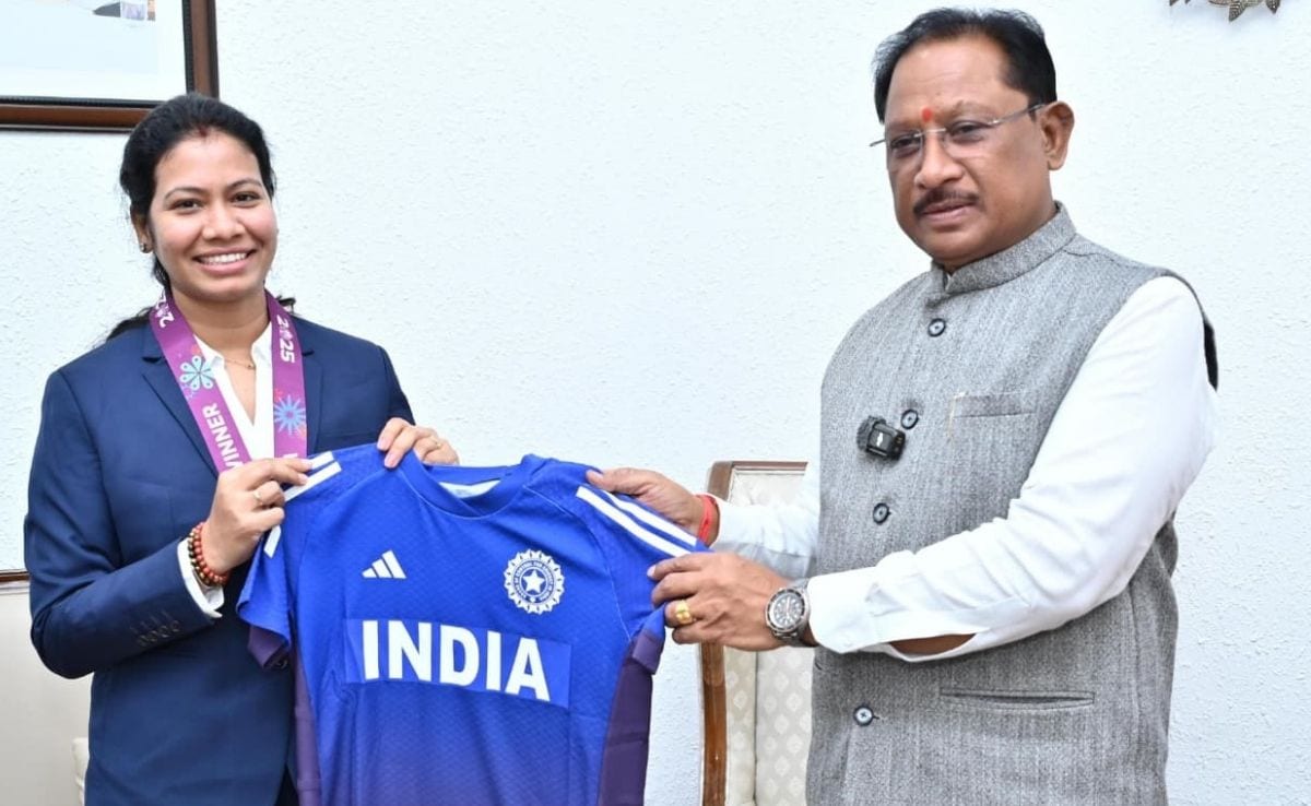 Akanksha Satyavanshi With Chhattisgarh CM