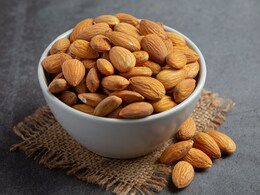 बादाम छिलके के साथ खाने चाहिए या नहीं, यहां जाने बादाम खाने का सही तरीका