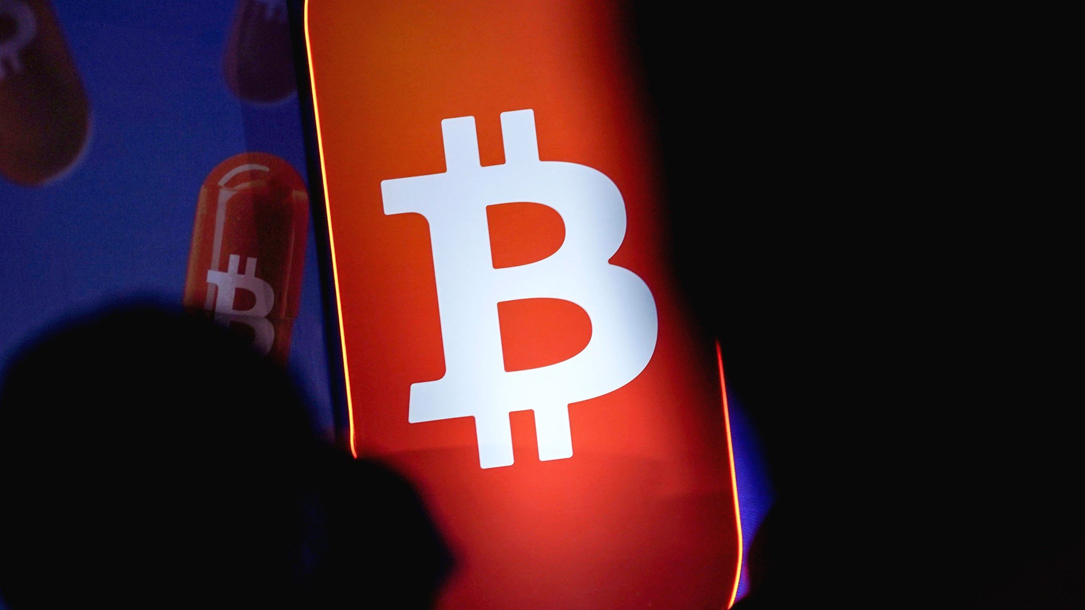 Bitcoin Falls To Lowest Since June As Risk-Off Mood Hits Crypto