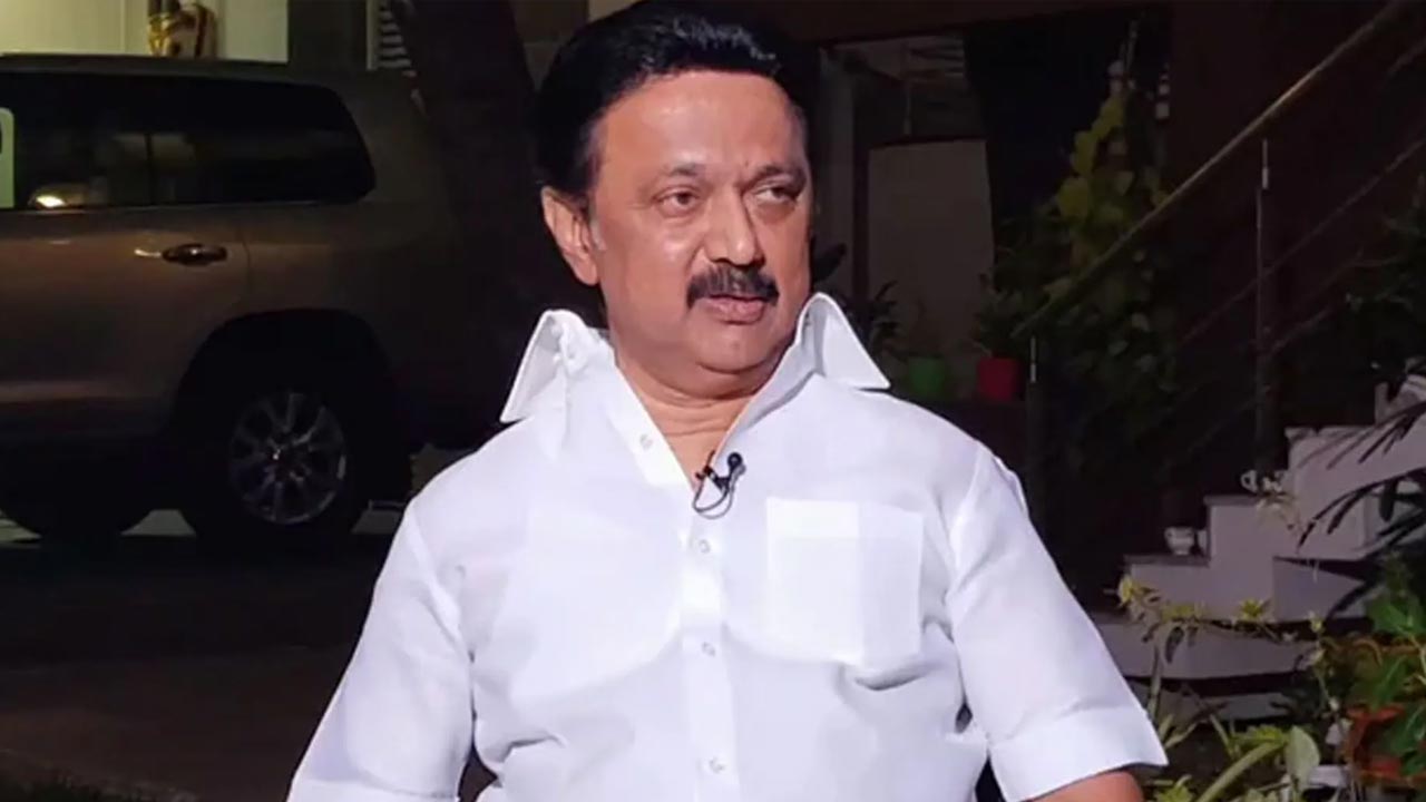 Tamil Nadu Chief Minister And Governor Face-Off Over Raj Bhawan's Name Change