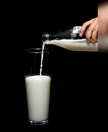 Health Benefits Of Drinking Warm Milk Before Bed