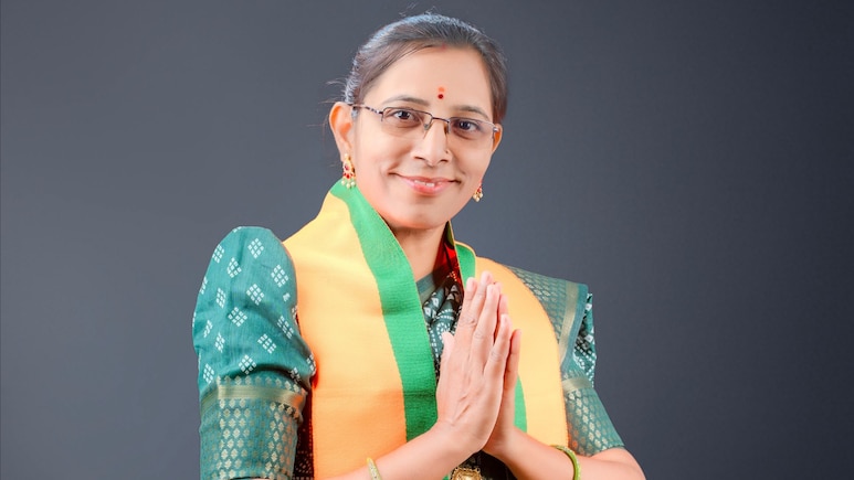 Buldhana News : शिवणकाम करून मुला-मुलींना शिकवलं; खामगावमध्ये एका सामान्य महिलेला भाजपानं दिलं तिकीट!