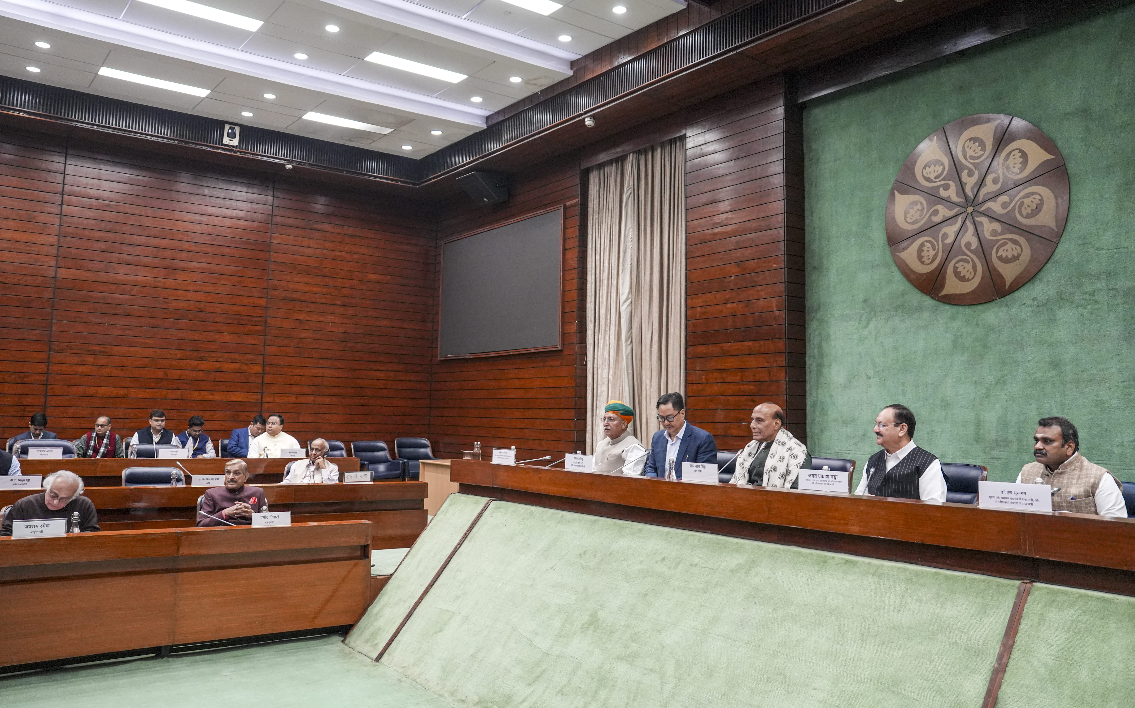 शीतकालीन सत्र से पहले सर्वदलीय बैठक, संसद में SIR सहित इन मुद्दों पर सरकार को घेरेगा विपक्ष