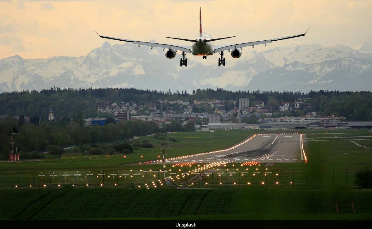 अयोध्या जाओ या चीन, किराया एक जैसा! घरेलू फ्लाइट के दाम ने उड़ाए होश, वायरल पोस्ट में टिकट की कीमत पर उठे सवाल