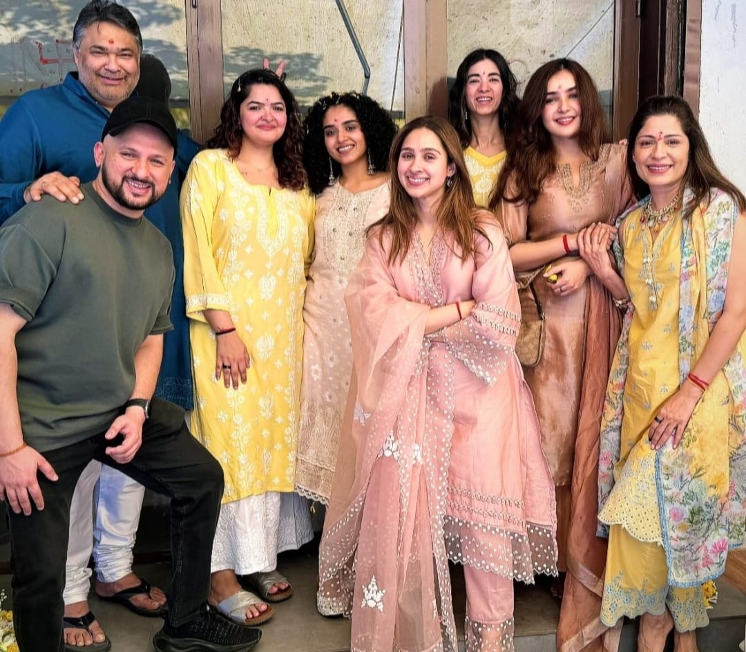 Saba Azad Gives The Sweetest Shoutout To Hrithik Roshan's Niece Suranika On Bakery Launch