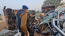 Road Accident: ग्वालियर-झांसी हाईवे पर हादसे में चकनाचूर हुई फॉर्च्यूनर, दोस्त का बर्थडे मनाकर लौट रहे 5 दोस्तों की मौत