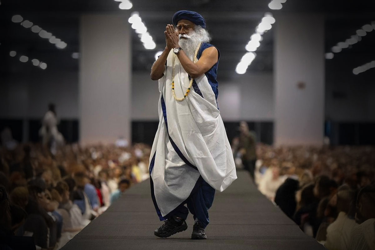 Sadhguru Reveals the Right Way to Store and Drink Water