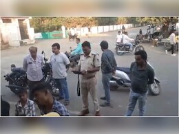 पान खाने के लिए रुके किसान को लगा लाखों का चूना, घर पहुंचकर कर बाइक की डिक्की खोली तो उड़ गए होश