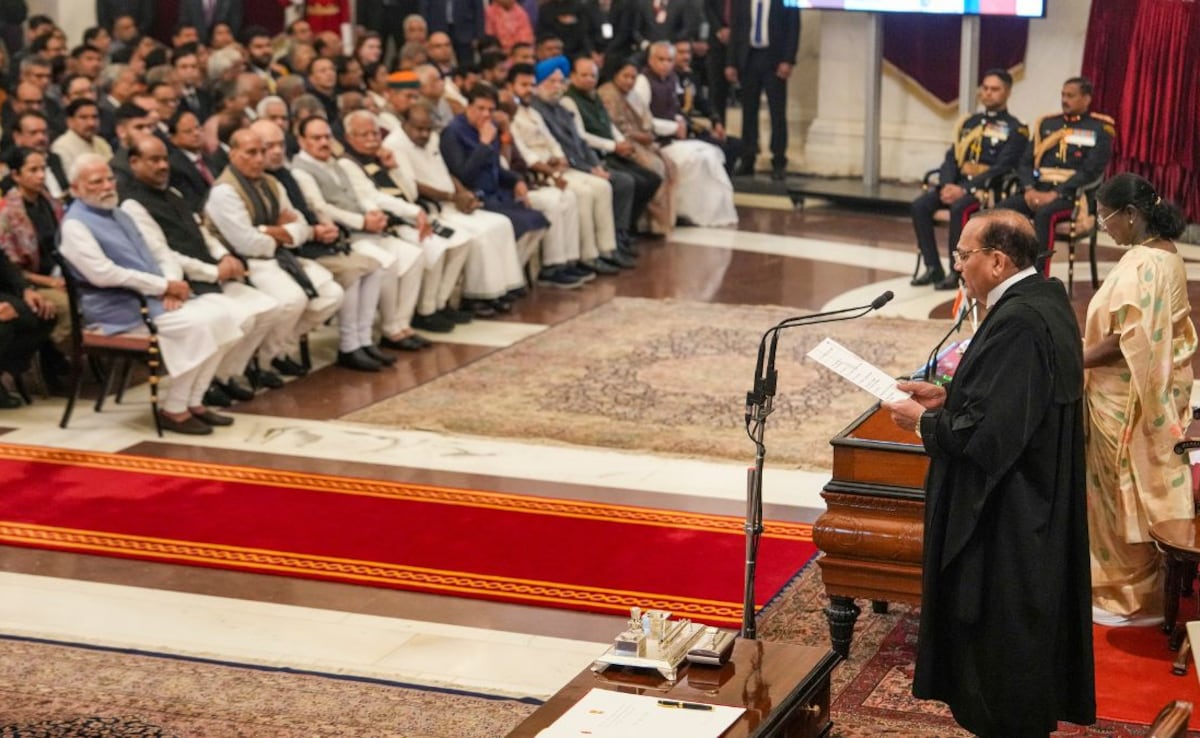 देश के 53वें CJI बने जस्टिस सूर्यकांत देश के 53वें CJI बने जस्टिस सूर्यकांत