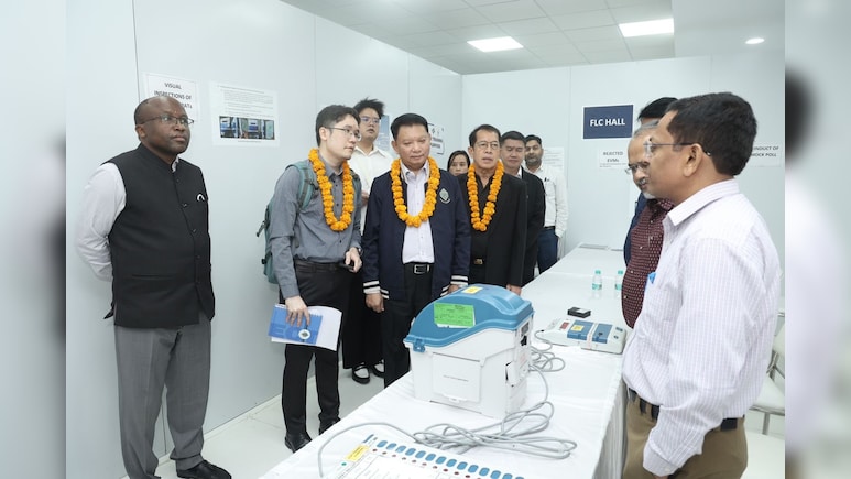 बिहार का चुनाव देखने 7 देशों से क्यों आए हैं लोग, जानिए