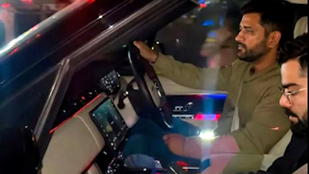 Virat Kohli Visits MS Dhoni's Residence In Ranchi, Then A Drive On The Streets