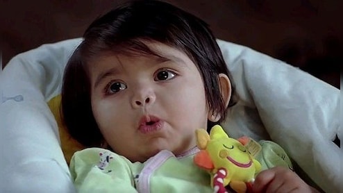 हे बेबी की 'एंजेल' हुई 21 साल की ब्यूटीफुल गर्ल, दोस्तों के साथ करती दिखीं पार्टी, फोटो देख बोलेंगे- सुपर मॉडल लुक