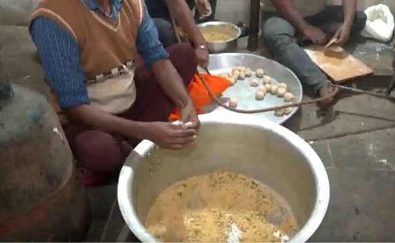 बिहार चुनाव परिणाम से पहले दिल्ली में जश्न, बीजेपी मुख्यालय में बन रही सत्तू पराठे-जलेबी