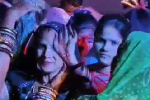 रिश्तेदारों ने भी खूब आनंद उठाया रिश्तेदारों ने भी खूब आनंद उठाया