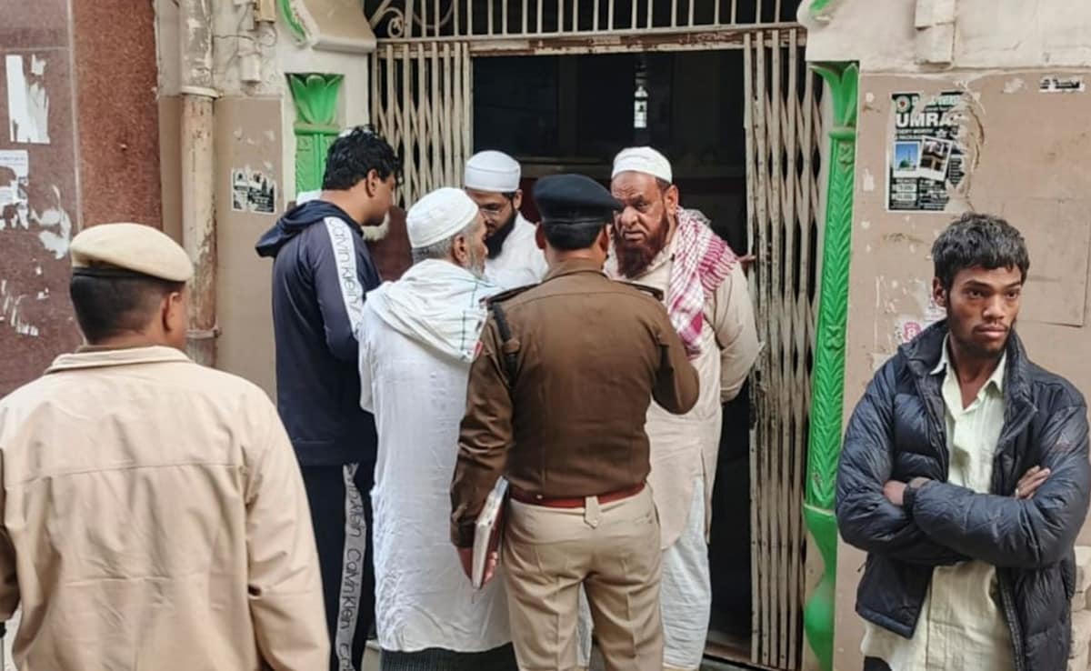 हर वक्त घूरती हैं नजरें, राशन तक नहीं मिल रहा... लाल किला ब्लास्ट के बाद कश्मीरी छात्रों का छलका दर्द