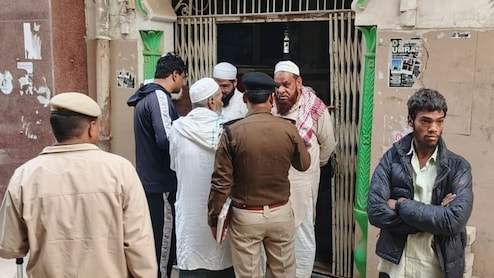 हर वक्त घूरती हैं नजरें, राशन तक नहीं मिल रहा... लाल किला ब्लास्ट के बाद कश्मीरी छात्रों का छलका दर्द