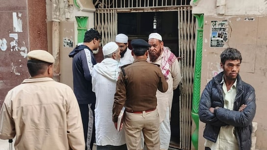 हर वक्त घूरती हैं नजरें, राशन तक नहीं मिल रहा... लाल किला ब्लास्ट के बाद कश्मीरी छात्रों का छलका दर्द