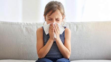 सर्दी, खांसी से छुटकारा पाने के लिए अपनाएं ये 5 आयुर्वेदिक उपाय, बदलते मौसम में जुकाम के लिए वरदान