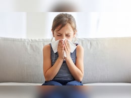 सर्दी, खांसी से छुटकारा पाने के लिए अपनाएं ये 5 आयुर्वेदिक उपाय, बदलते मौसम में जुकाम के लिए वरदान