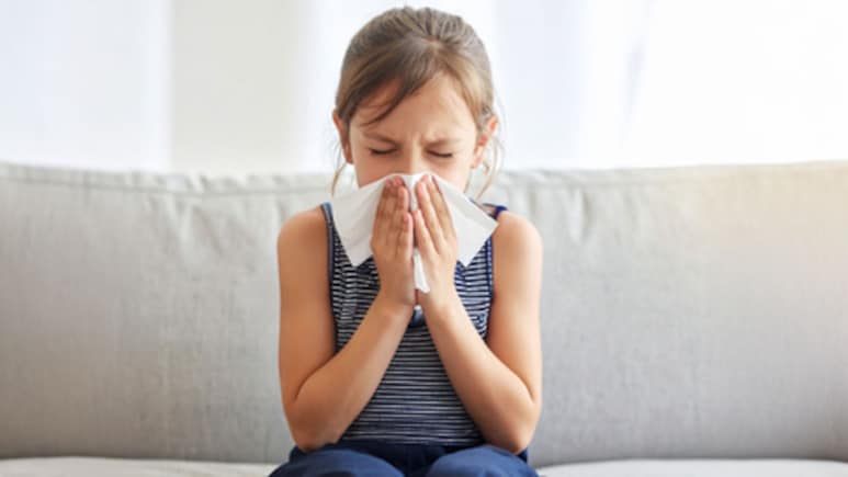 सर्दी, खांसी से छुटकारा पाने के लिए अपनाएं ये 5 आयुर्वेदिक उपाय, बदलते मौसम में जुकाम के लिए वरदान