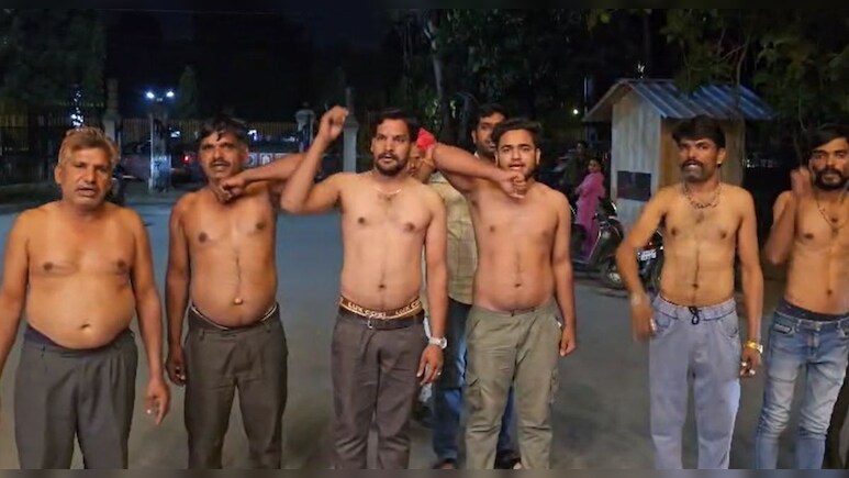 बीजेपी विधायक के ख&zwj;िलाफ अर्धनग्न होकर क&zwj;िया प्रदर्शन, लगाए गंभीर आरोप