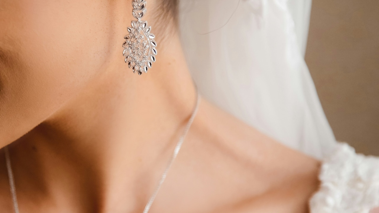 Discover the latest minimalist earrings under ₹900 available during Myntra's Black Friday Sale