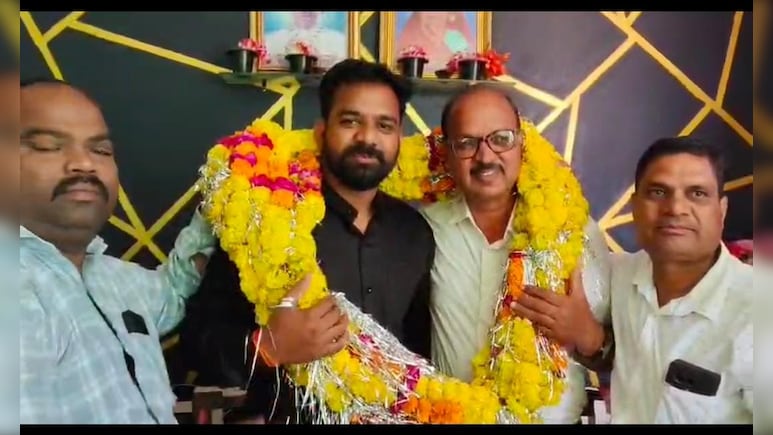 MPPSC Result: पुलिस विभाग की नौकरी से इस्तीफा दिया, फिर से शुरू की तैयारी, तीन बार मिली असफलताओं के बाद बन गए DC 