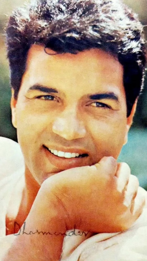 धर्मेंद्र की परिवार के साथ 10 रेयर फोटो, 9वीं में पोता बहू को आशीर्वाद देते दिखेंगे सुपरस्टार