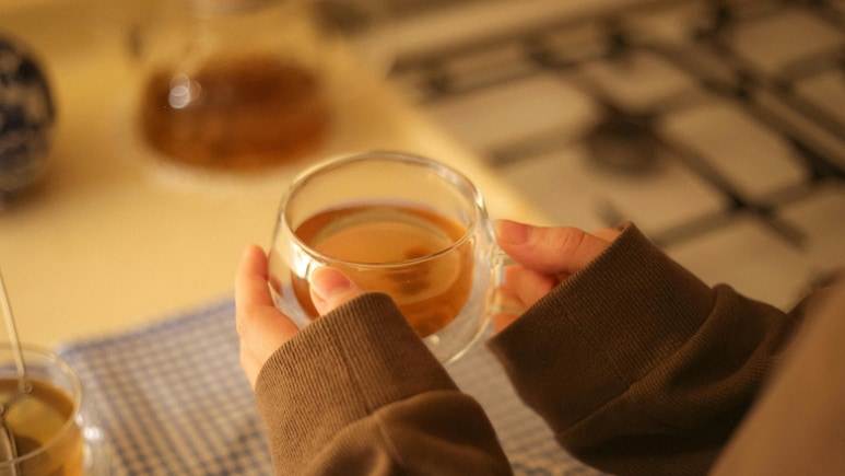 ठंड में पी जाते हैं ज्यादा चाय? हो जाएं सावधान, नहीं तो पड़ सकते हैं लेने के देने