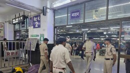 High Alert in Raipur: दिल्ली ब्लास्ट के बाद रायपुर में हाई अलर्ट, एयरपोर्ट से लेकर बाजारों तक सख्त निगरानी