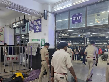 High Alert in Raipur: दिल्ली ब्लास्ट के बाद रायपुर में हाई अलर्ट, एयरपोर्ट से लेकर बाजारों तक सख्त निगरानी