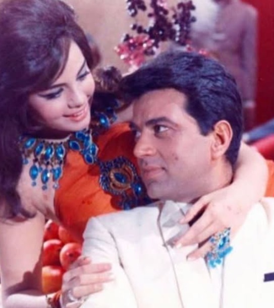 Mumtaz Says She Wasn't Alllowed To Meet Dharmendra At Hospital: "Staff Told Me He Was On Ventilator"