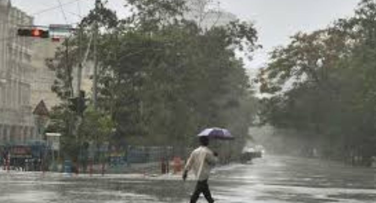 मेघगर्जन के साथ बार‍िश का अलर्ट, मौसम व‍िभाग का आया नया अपडेट