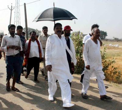 मोकामा में अनंत की एंट्री दुलारचंद से पहले हुई. 1961 में लदमा में जन्मे अनंत की बादशाहत को दुलारचंद खुलेआम ललकारते थे. दो बाहुबलियों के टकराहट से निकली चिंगारी का मोकामा कई बार गवाह बना.