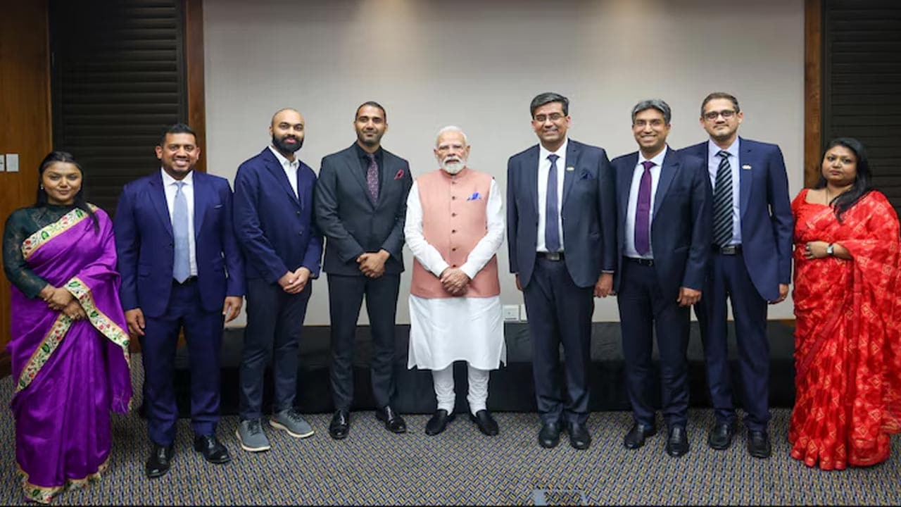 PM Modi Meets Indian Origin Tech Entrepreneurs In Johannesburg