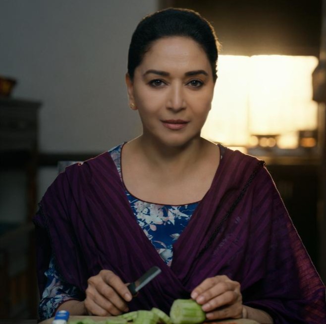 धक-धक गर्ल से कातिल हसीना बनीं माधुरी दीक्षित, मिसेज देशपांडे का टीजर देख खड़े हो जाएंगे रोंगटे