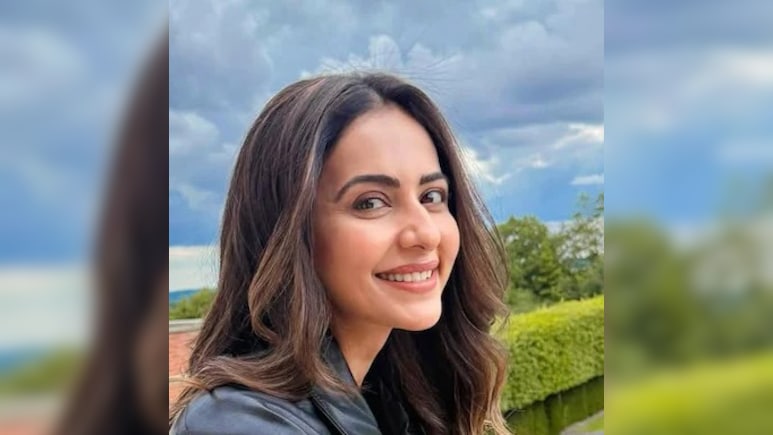 रकुल प्रीत सिंह का ‘प्योर प्रेजेंस अवॉर्ड’ बना ट्रेंड, नेटिजन्स के बीच छिड़ी चर्चा